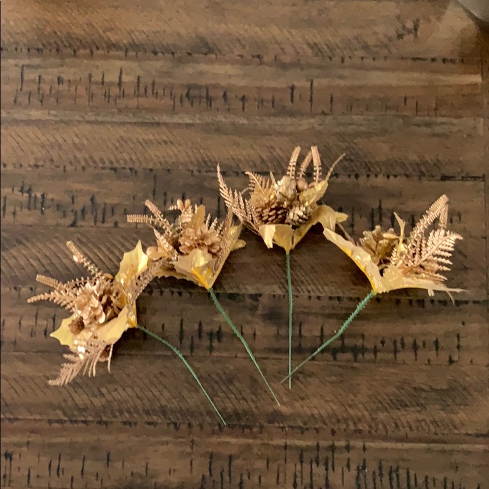 *SOLD* 4 Gold Holiday Floral Picks
